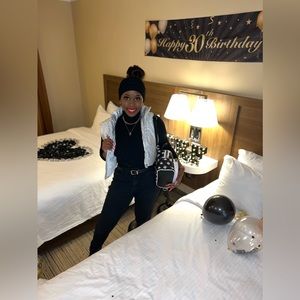 Large women’s silver puffer